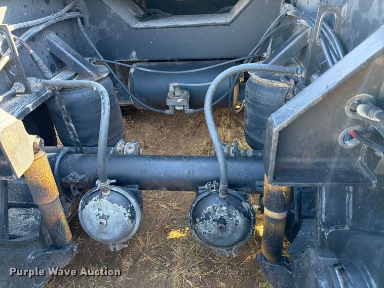 image for item ED5937 2007 XL Specialized lowboy equipment trailer