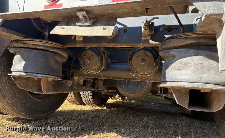 image for item ED5937 2007 XL Specialized lowboy equipment trailer