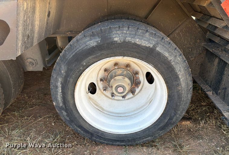 image for item ED5937 2007 XL Specialized lowboy equipment trailer