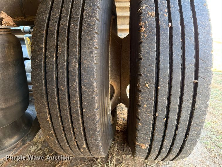 image for item ED5937 2007 XL Specialized lowboy equipment trailer