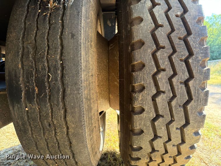 image for item ED5937 2007 XL Specialized lowboy equipment trailer