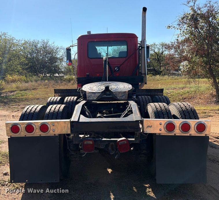 image for item ED5938 2012 Mack CHU613 semi truck