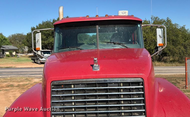 image for item ED5938 2012 Mack CHU613 semi truck