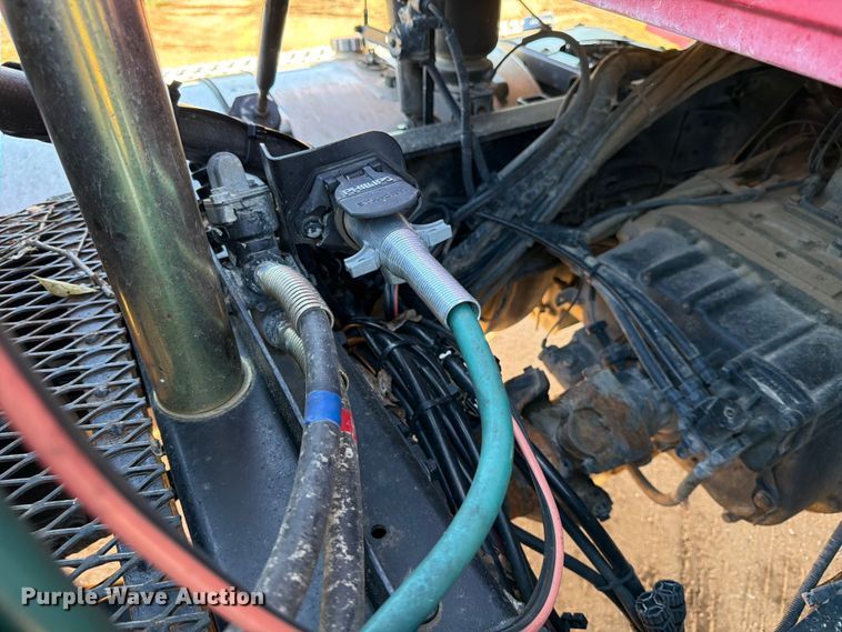 image for item ED5938 2012 Mack CHU613 semi truck