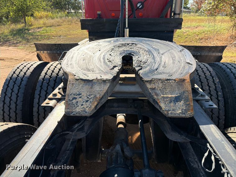 image for item ED5938 2012 Mack CHU613 semi truck