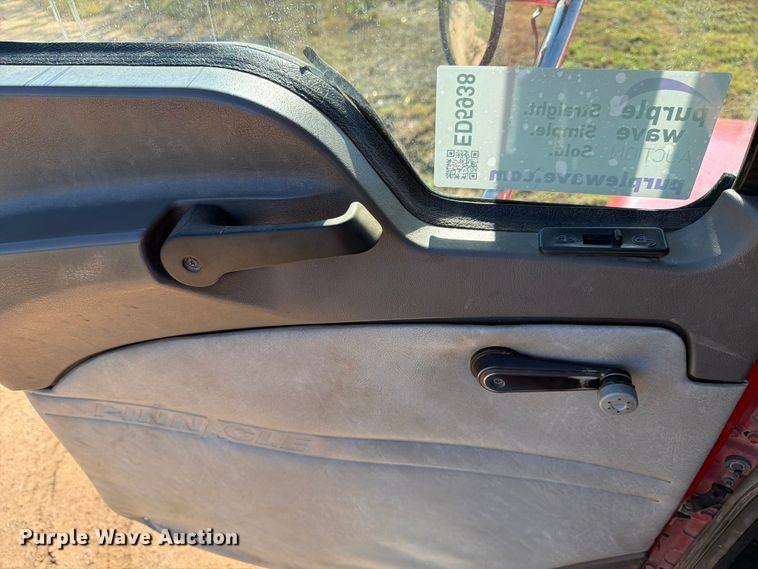 image for item ED5938 2012 Mack CHU613 semi truck