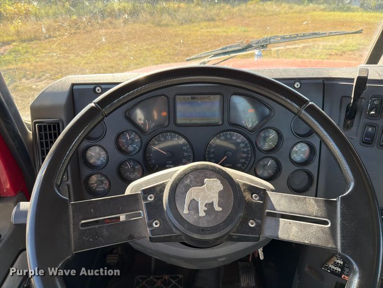 image for item ED5938 2012 Mack CHU613 semi truck