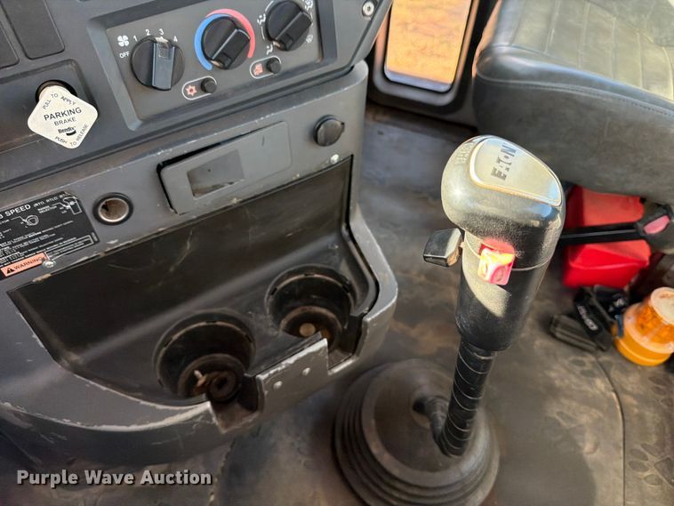 image for item ED5938 2012 Mack CHU613 semi truck