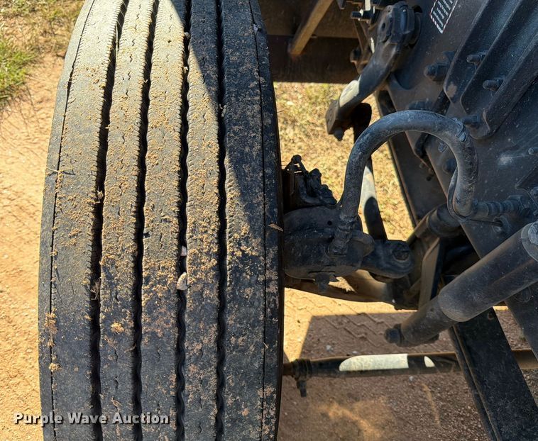 image for item ED5938 2012 Mack CHU613 semi truck