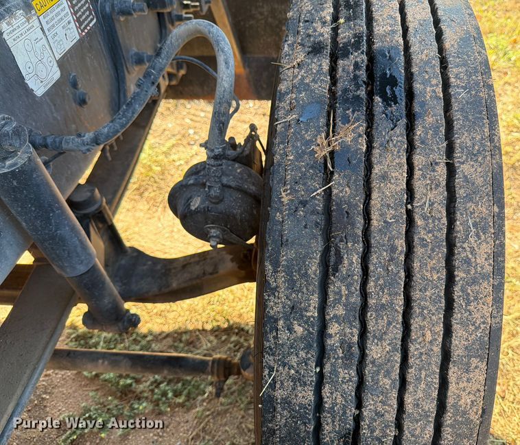 image for item ED5938 2012 Mack CHU613 semi truck