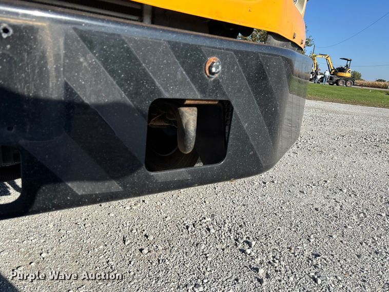 image for item EE4076 2005 Thomas FS65 school bus