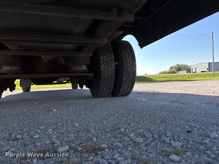 image for item EE4076 2005 Thomas FS65 school bus