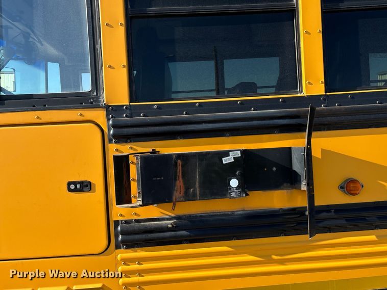 image for item EE4076 2005 Thomas FS65 school bus
