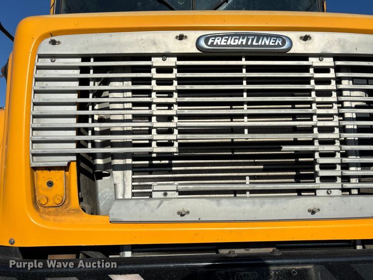 image for item EE4076 2005 Thomas FS65 school bus