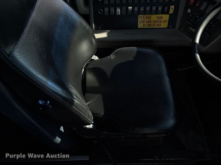 image for item EE4076 2005 Thomas FS65 school bus