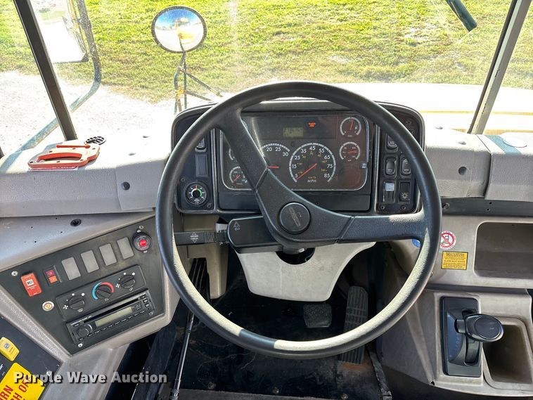 image for item EE4076 2005 Thomas FS65 school bus