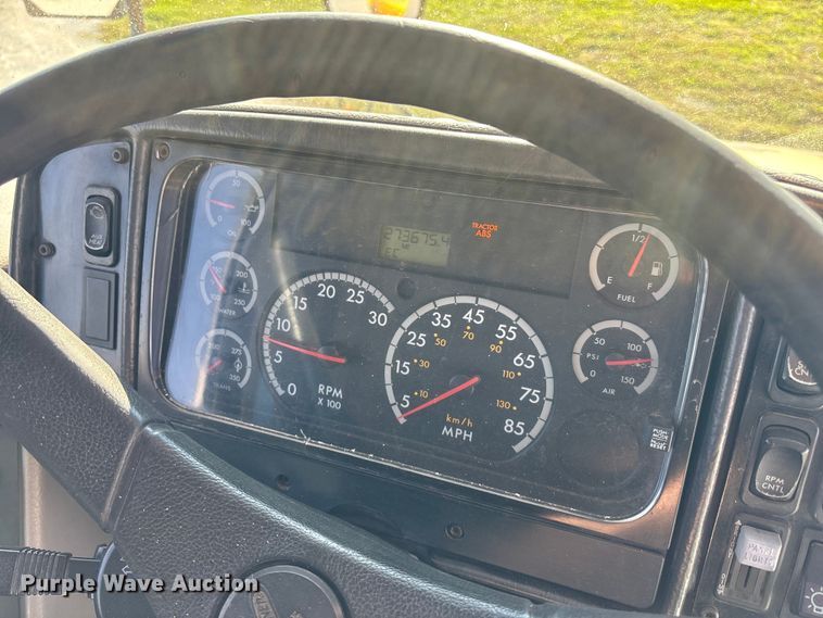 image for item EE4076 2005 Thomas FS65 school bus