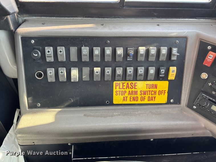 image for item EE4076 2005 Thomas FS65 school bus