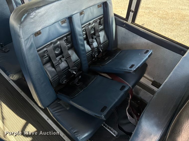 image for item EE4076 2005 Thomas FS65 school bus