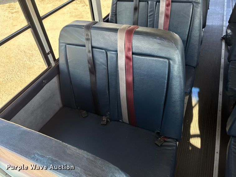 image for item EE4076 2005 Thomas FS65 school bus