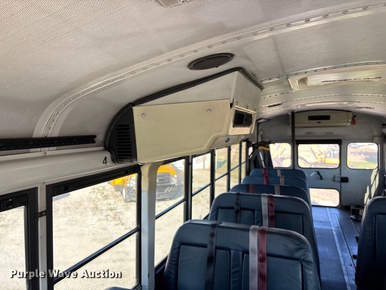 image for item EE4076 2005 Thomas FS65 school bus