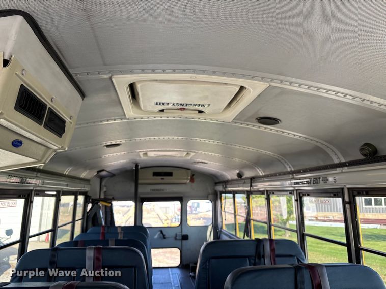 image for item EE4076 2005 Thomas FS65 school bus