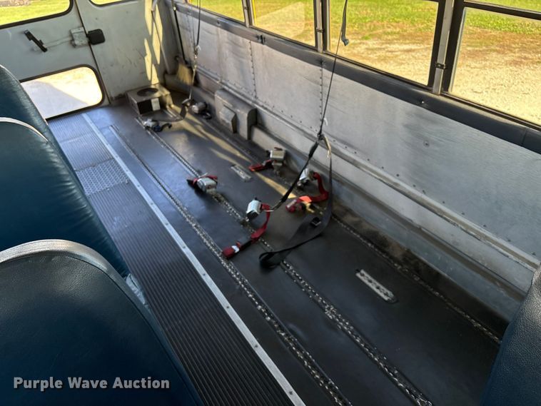 image for item EE4076 2005 Thomas FS65 school bus