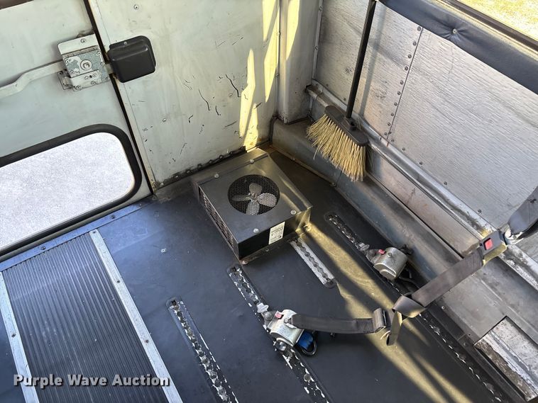 image for item EE4076 2005 Thomas FS65 school bus