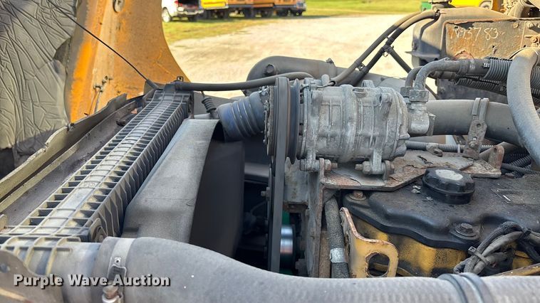 image for item EE4076 2005 Thomas FS65 school bus