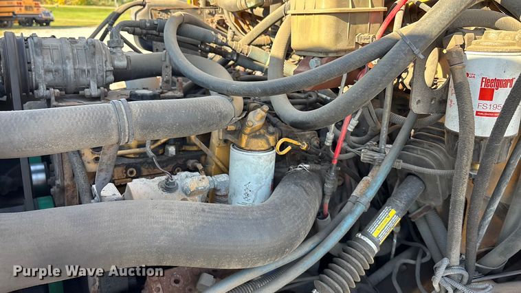 image for item EE4076 2005 Thomas FS65 school bus