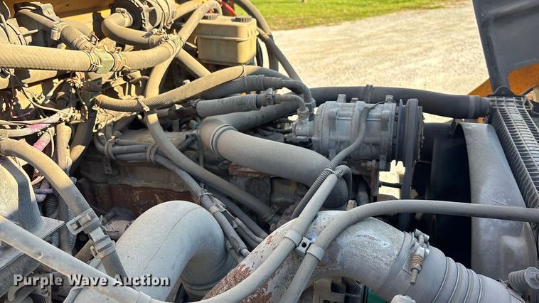 image for item EE4076 2005 Thomas FS65 school bus