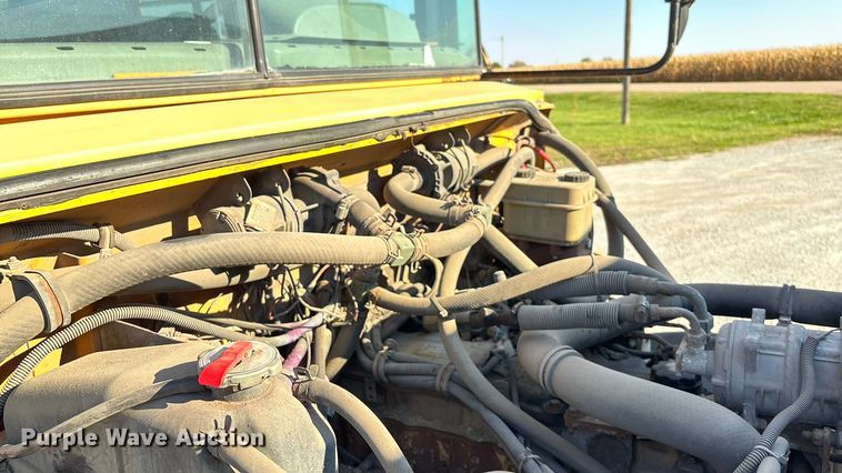 image for item EE4076 2005 Thomas FS65 school bus