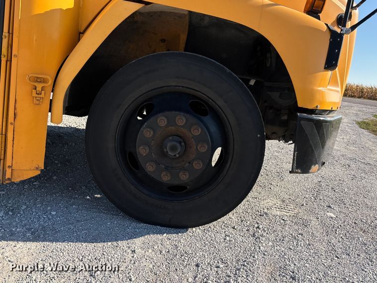 image for item EE4076 2005 Thomas FS65 school bus