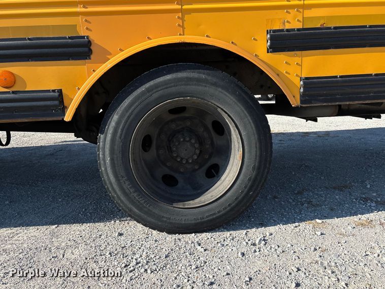 image for item EE4076 2005 Thomas FS65 school bus
