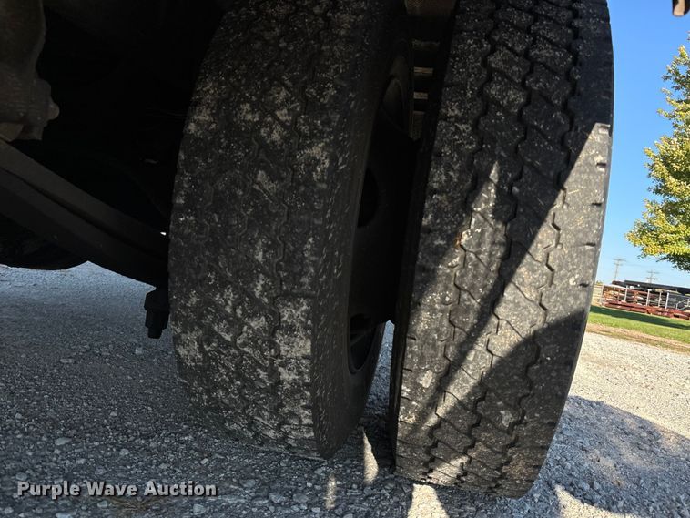 image for item EE4076 2005 Thomas FS65 school bus