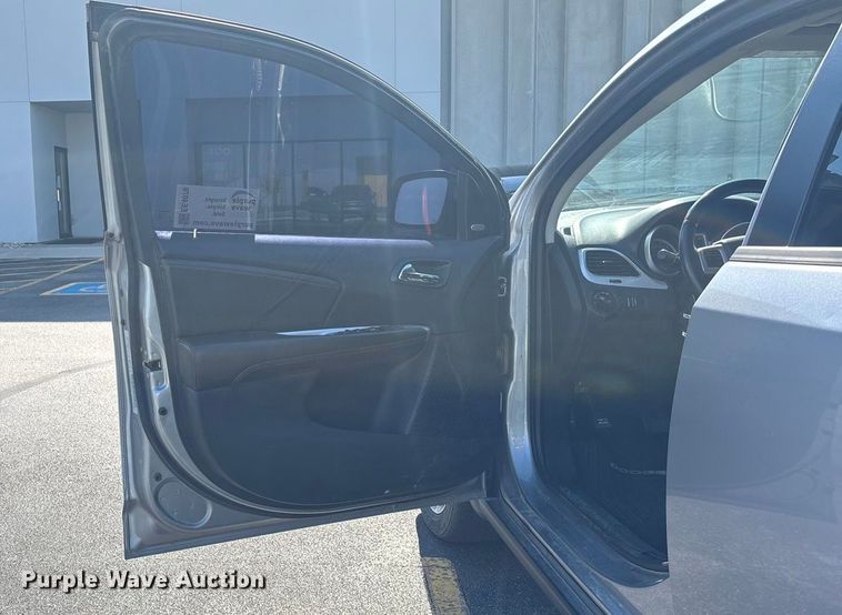 image for item EE4078 2015 Dodge Journey SUV