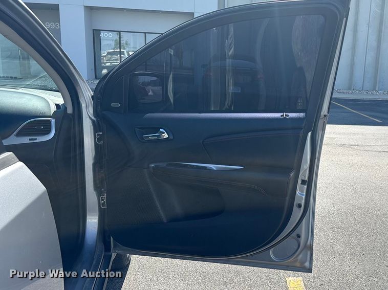 image for item EE4078 2015 Dodge Journey SUV