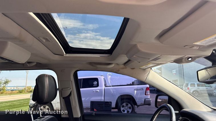 image for item EE4078 2015 Dodge Journey SUV