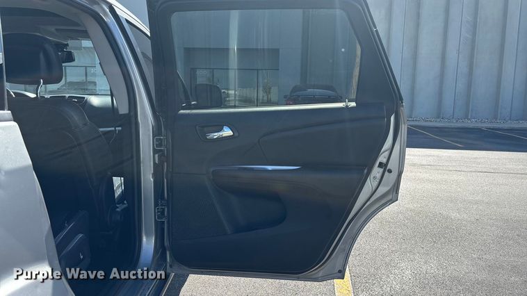 image for item EE4078 2015 Dodge Journey SUV