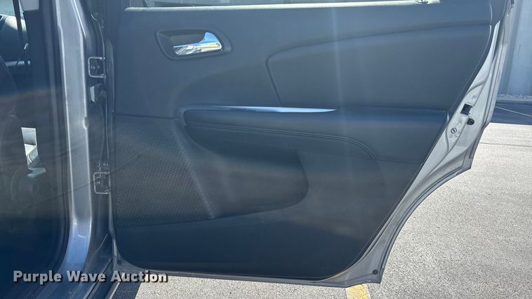 image for item EE4078 2015 Dodge Journey SUV