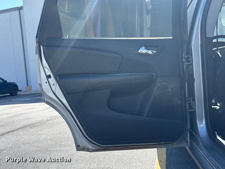 image for item EE4078 2015 Dodge Journey SUV