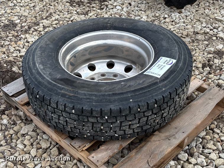 image for item EE4126 Tire and wheel