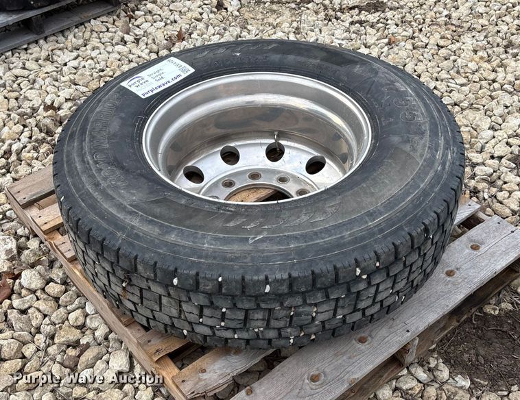 image for item EE4126 Tire and wheel