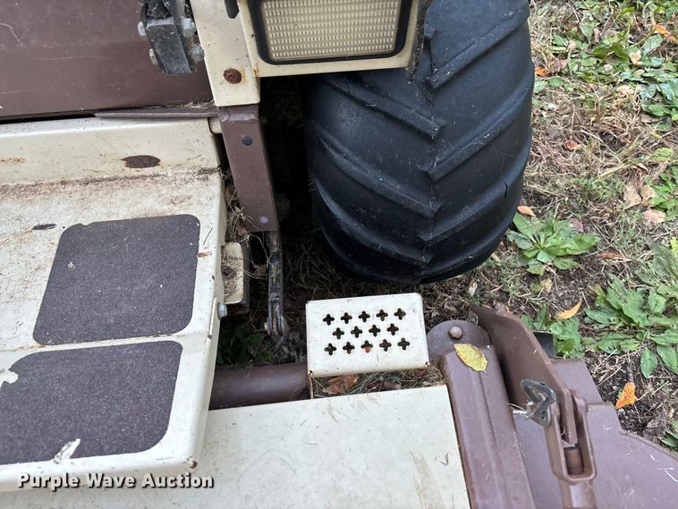 image for item EE4197 Grasshopper 720 K G Lawnmower