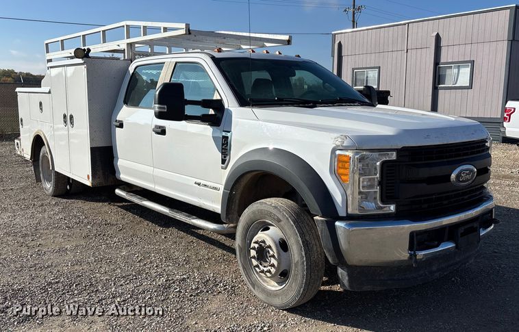 image for item EE4324 2017 Ford F450 Super Duty Crew Cab utility / service truck