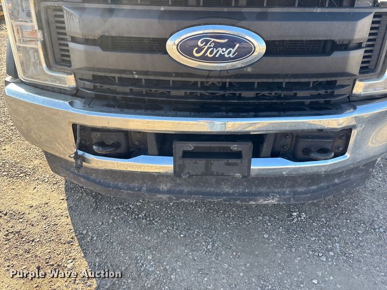 image for item EE4324 2017 Ford F450 Super Duty Crew Cab utility / service truck