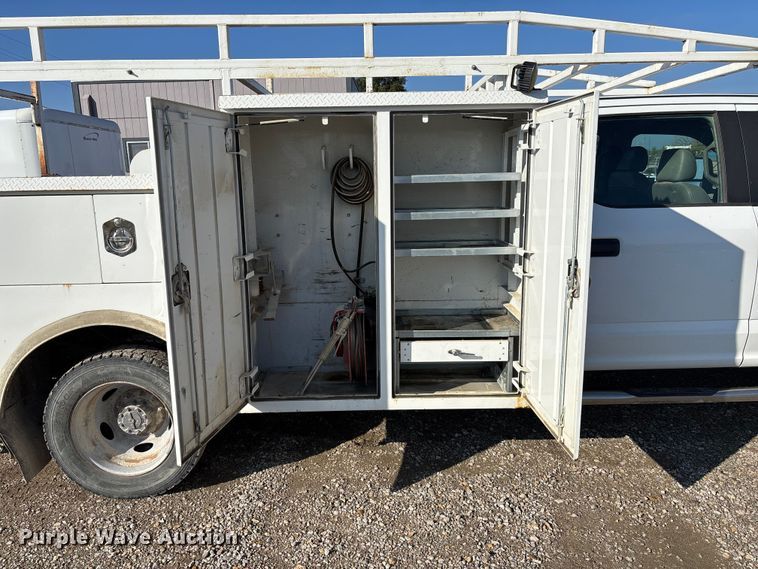 image for item EE4324 2017 Ford F450 Super Duty Crew Cab utility / service truck