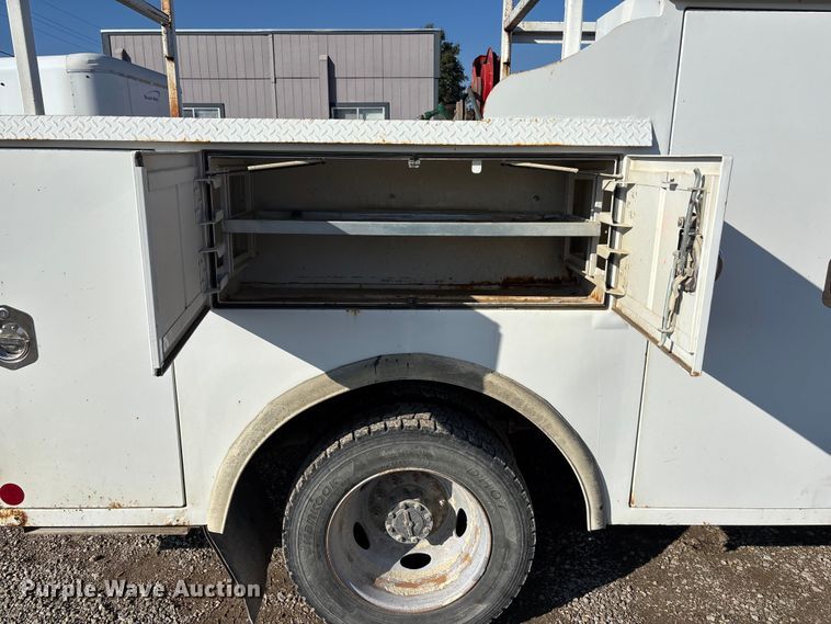 image for item EE4324 2017 Ford F450 Super Duty Crew Cab utility / service truck