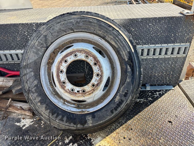 image for item EE4324 2017 Ford F450 Super Duty Crew Cab utility / service truck