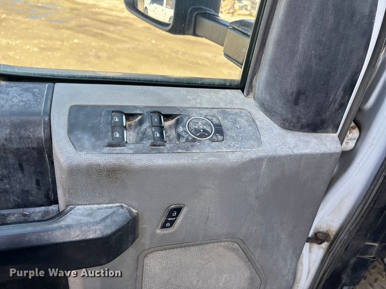 image for item EE4324 2017 Ford F450 Super Duty Crew Cab utility / service truck